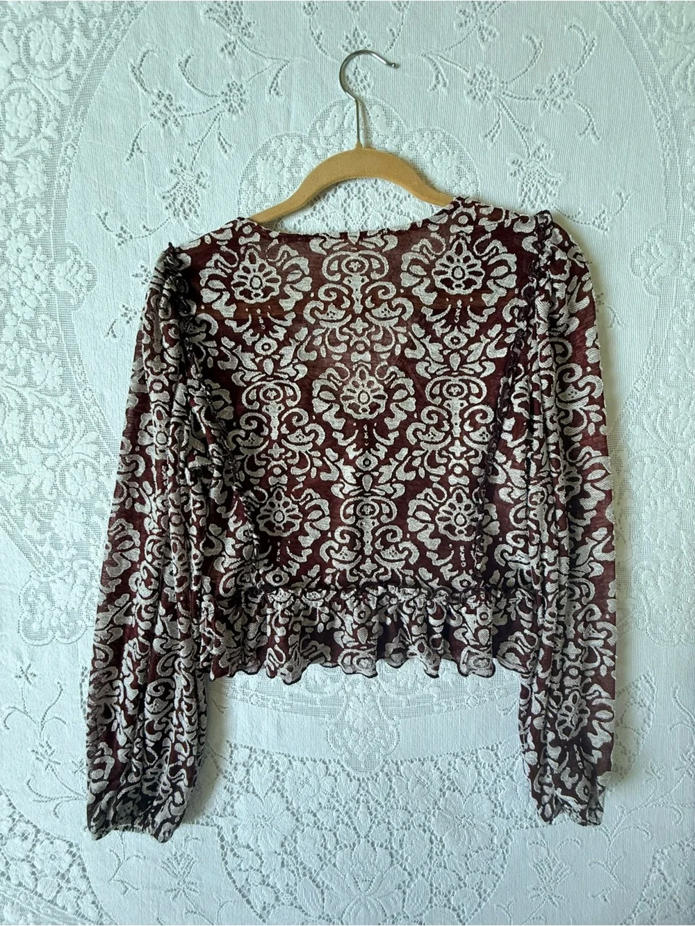 Anthropologie Burgundy Damask Ruffle Crop Top Blouse Medium Balloon Sleeve